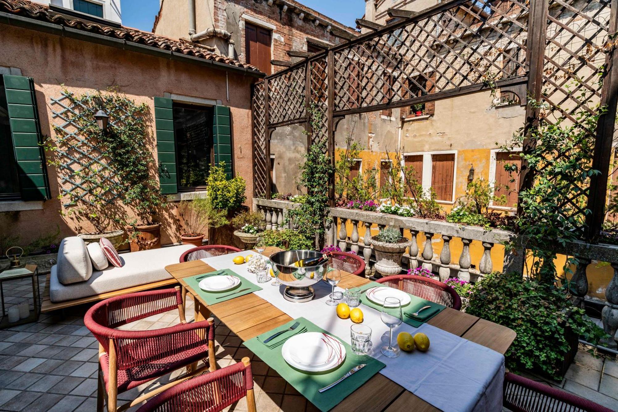San Barnaba Palace R&r Apartment