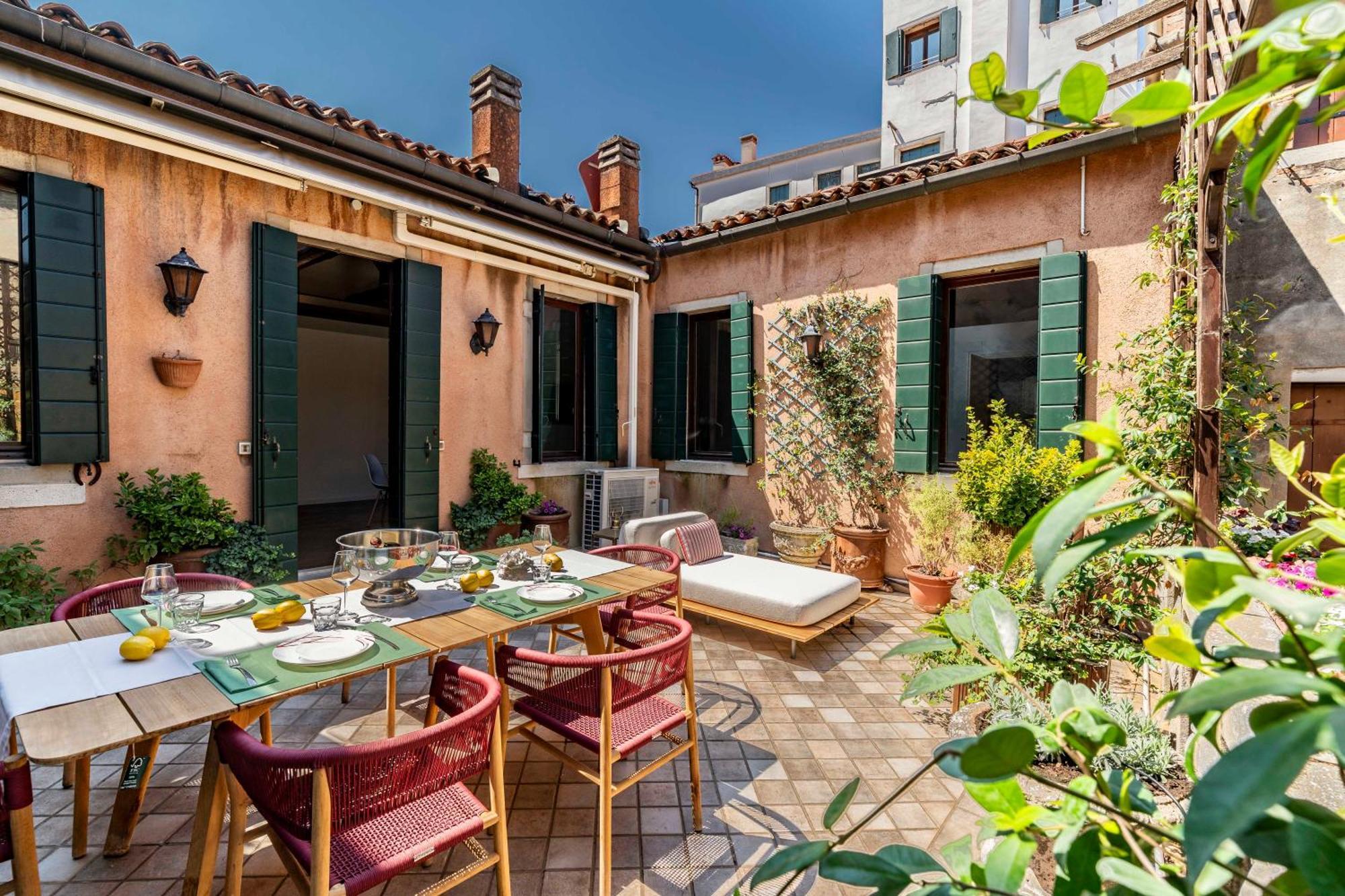 Apartment San Barnaba Palace R&r Venice