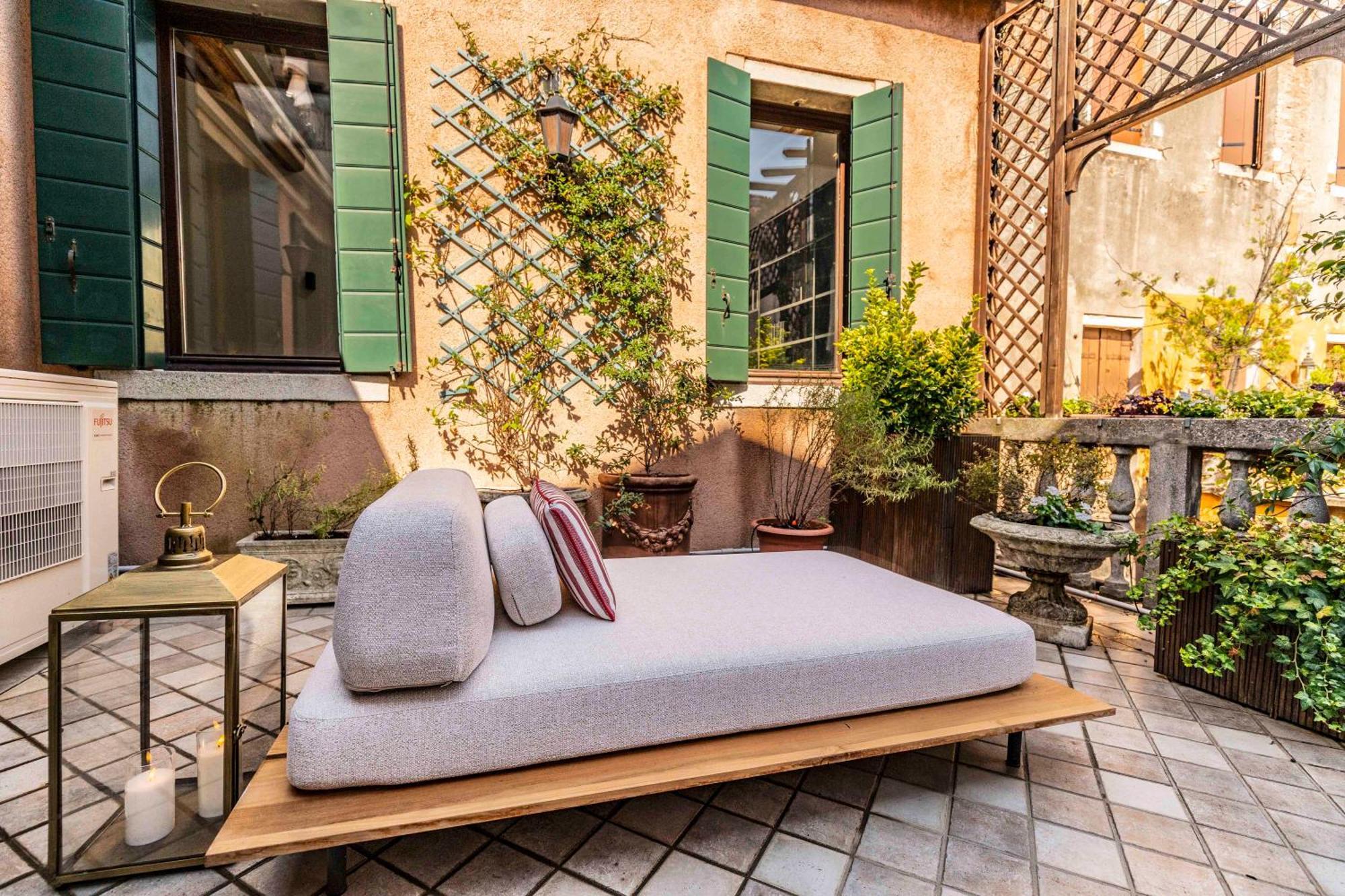 San Barnaba Palace R&r * Venice